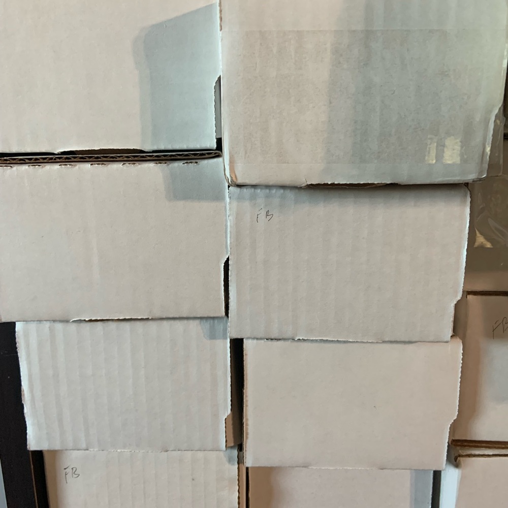 400ct Box Full Of random baseball cards 80s-24s